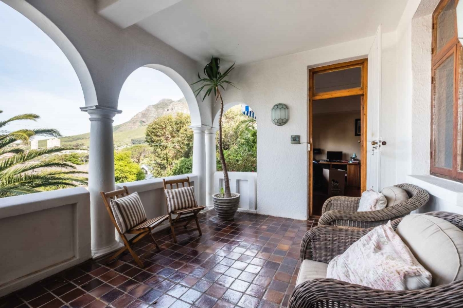 To Let 4 Bedroom Property for Rent in Oranjezicht Western Cape